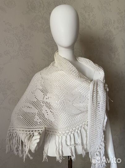 Шаль ручной работы, белая