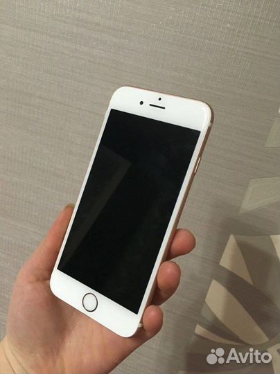 Телефон iPhone 6s
