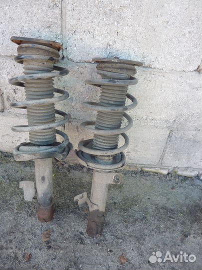 Амортизатор подвески передний Ford Focus 2