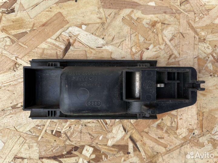 Ручка двери внутренняя левая audi 100c4