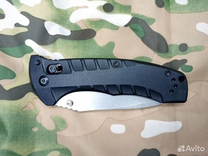 Нож складной Benchmade 