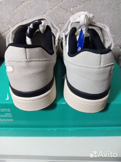 Новые кроссовки Adidas 43 р