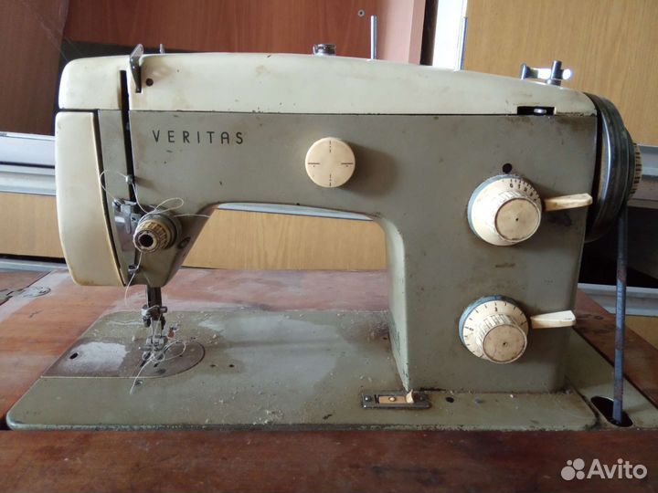 Швейная машинка 