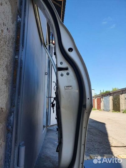 Дверь задняя правая Toyota Sequoia Tundra Секвойя