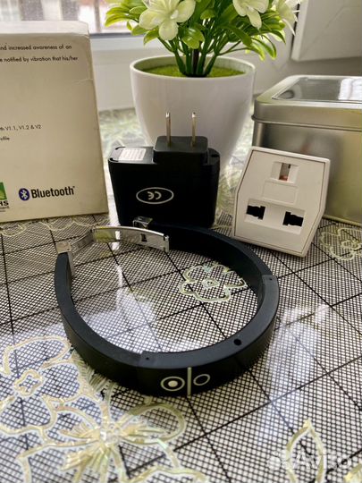 Вибрирующий браслет Bluetooth
