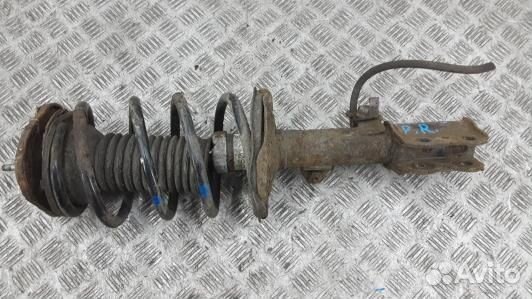 Стойка передняя правая toyota corolla E12 (HNI13N5