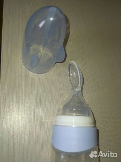 Бутылочка с ложкой для кормления силиконовая