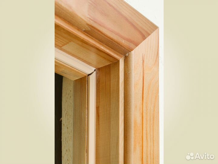 Двери межкомнатные массив сосны М-6 Орех