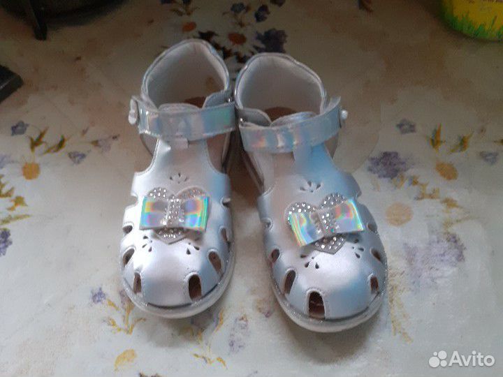 Сандали на девочку