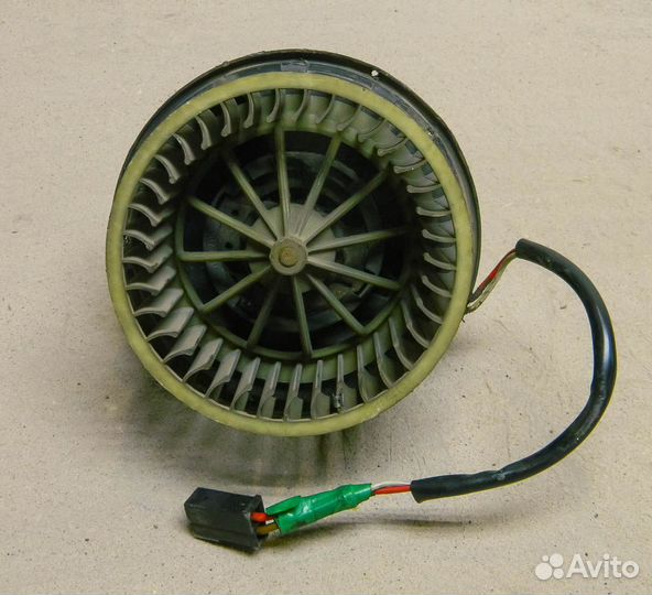 Моторчик печки Audi 80 B3