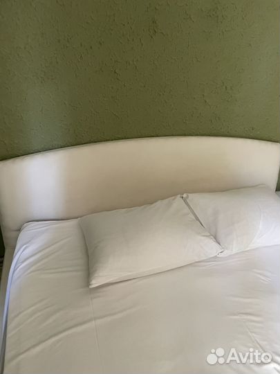 Кровать двухспальная