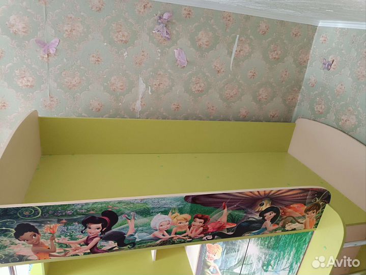 Двухъярусная кровать со шкафом и столом