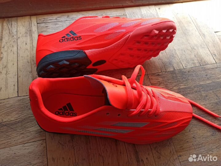 Футбольные бутсы adidas 38 размер