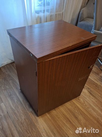 Швейная машина Подольск 142 ножная