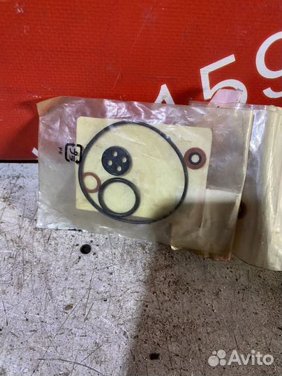 Honda комплект прокладок карбюратора 16010-ZE2-812