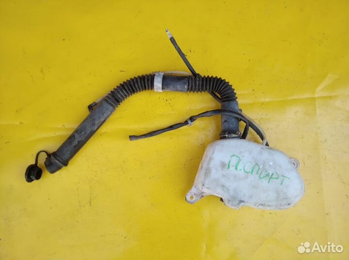 Бачок омывателя заднего стекла Паджеро Спорт 1