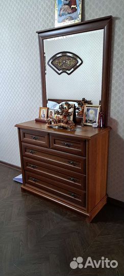 Спальный гарнитур