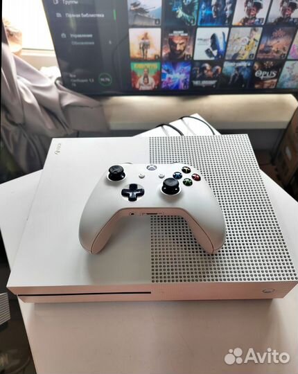 Xbox One S 500 Gb с играми