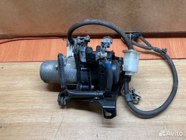 Компрессор пневмоподвески Lexus LS460 LS600 06-12г