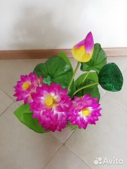 Композиция искусственные цветы лотос