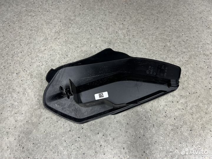 Крышка отсека эбу BMW G11 G14 G30 G32