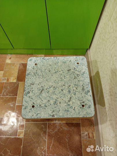 Табуретки кухонные