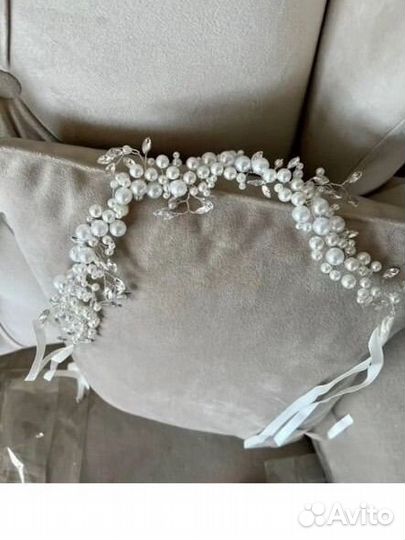 Украшение на голову из жемчуга