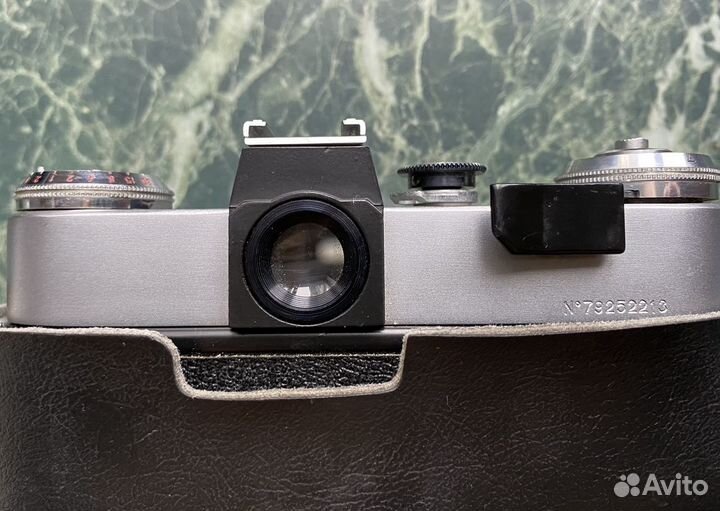 Плёночный фотоаппарат zenit-E