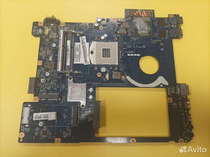 Материнская плата Lenovo Y570 LA-6882 i7 2Gb
