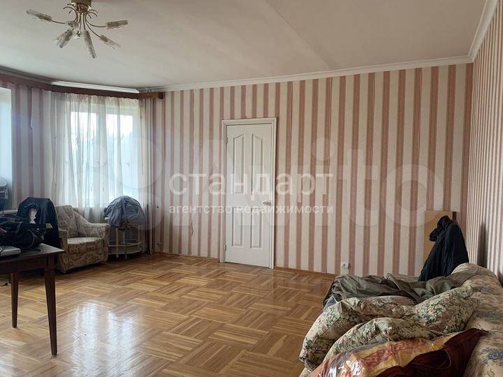 3-к. квартира, 136,8 м², 3/6 эт.