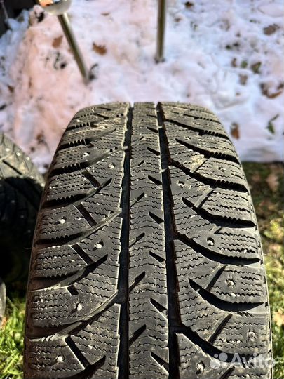 Bridgestone Ice Cruiser 5000 205/50 R17