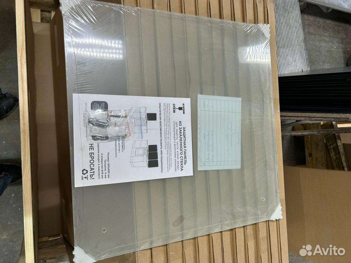 Защитный экран из закаленного стекла 600х600х4мм