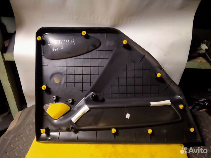 Замок двери задней правой Datsun mi-Do