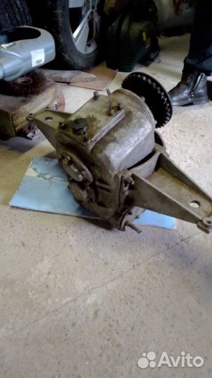 Угловой редуктор для катера