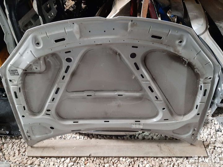 Капот Volkswagen Golf 5