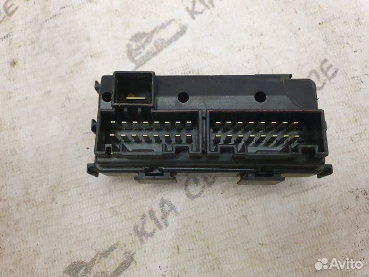 Блок предохранителей дополнительный Kia Ceed JD