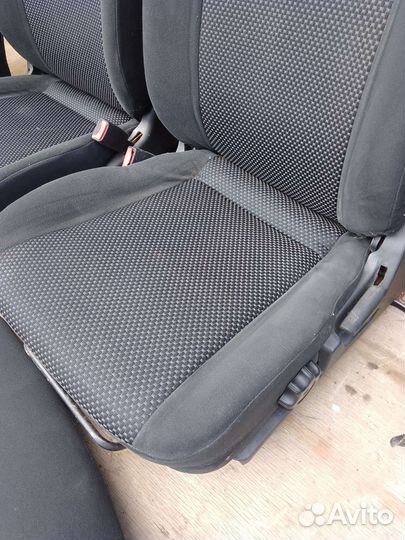 Сиденья Mitsubishi lancer 9