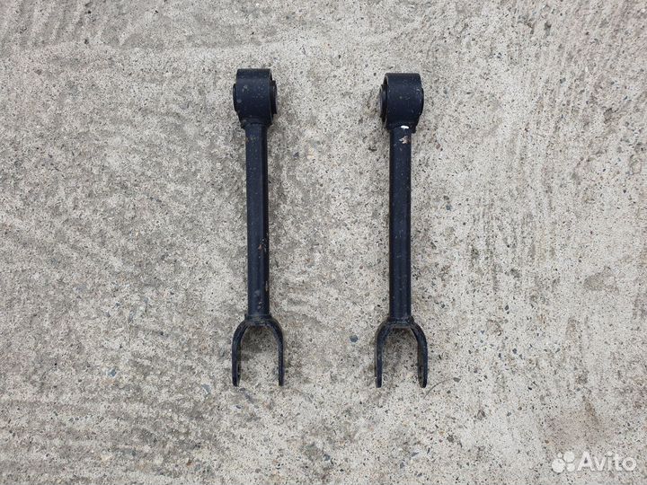 Рычаг задней подвески продольный Nissan Fuga Y50