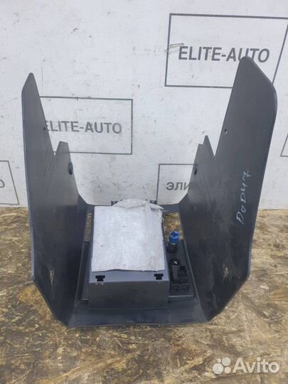 Вещевой ящик Dodge Grand Caravan 5 3.8 2010