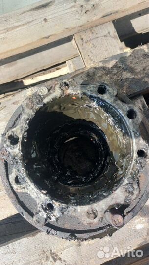 Ступица задняя правая Isuzu Forward FRR32 6HE1