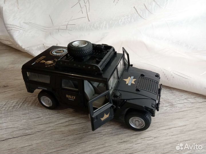 Машинки разные и гибкий трек