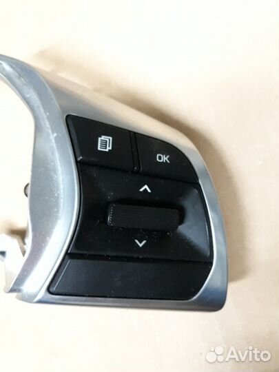 Кнопки на рулевом колесе Hyundai Sonata