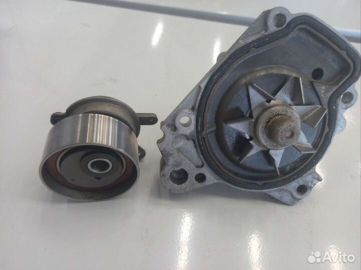 Водяная помпа Honda/Натяжной ролик Nsk