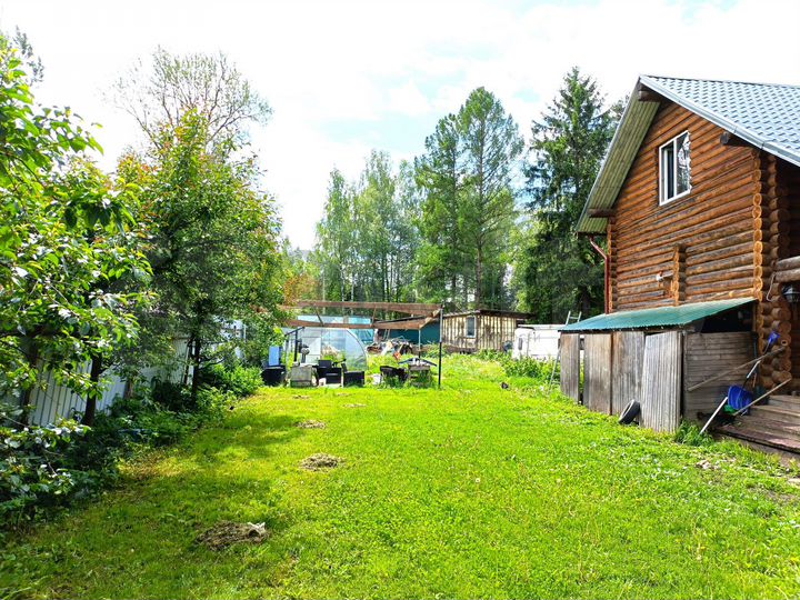 Дом 220 м² на участке 13,5 сот.