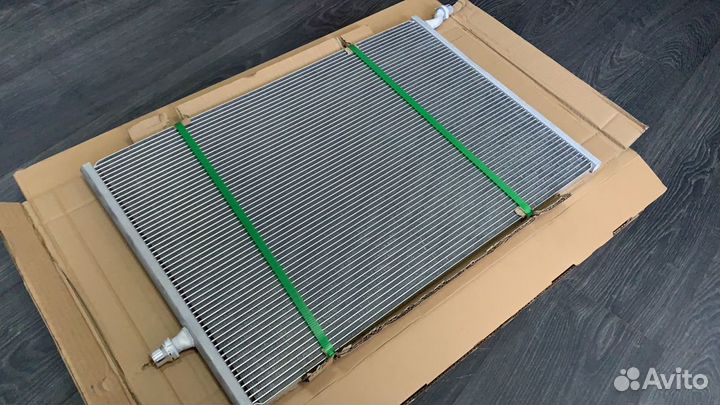 Радиатор низкой температуры Мерседес w205 w213