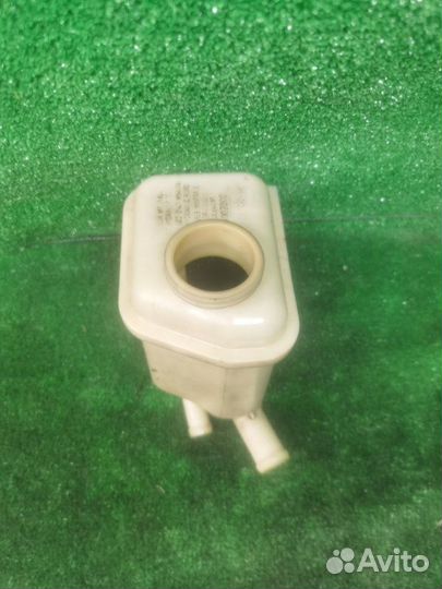 Бачок гидроусилителя руля Volkswagen Touareg I 2.5