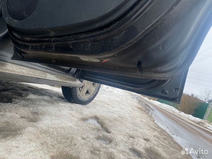 Дверь задняя правая рено сандеро степвей