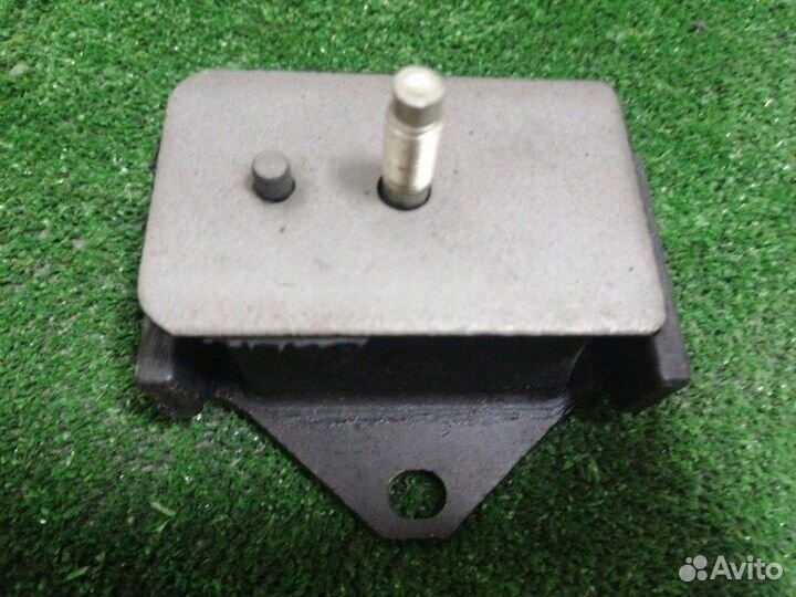 Опора подушка двигателя Mitsubishi L200 L400