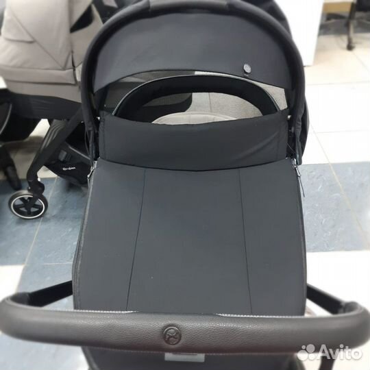 Коляска 2 в 1 Cybex Priam IV (Deep Black)