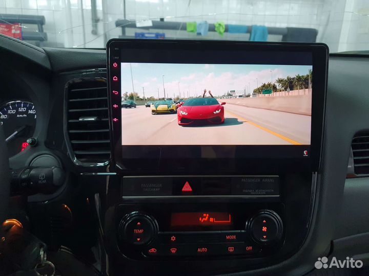 Автомагнитола Teyes на Mitsubishi Outlander 3